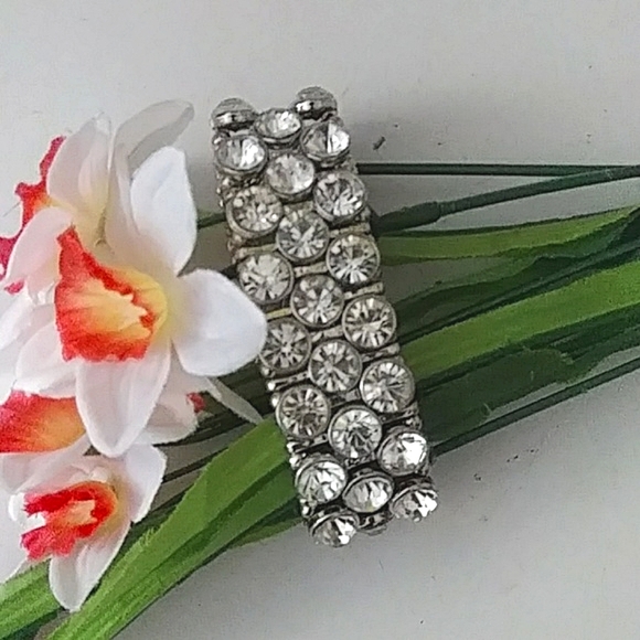 🥂SALE🥂 Vintage Renaissance Stretch Bracelet -Jewelry, Gaudy Jewelry, Party - Picture 2 of 5